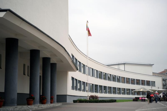 A.Zuoko siūlymą kasryt kelti vėliavą pedagogai vertina skeptiškai
