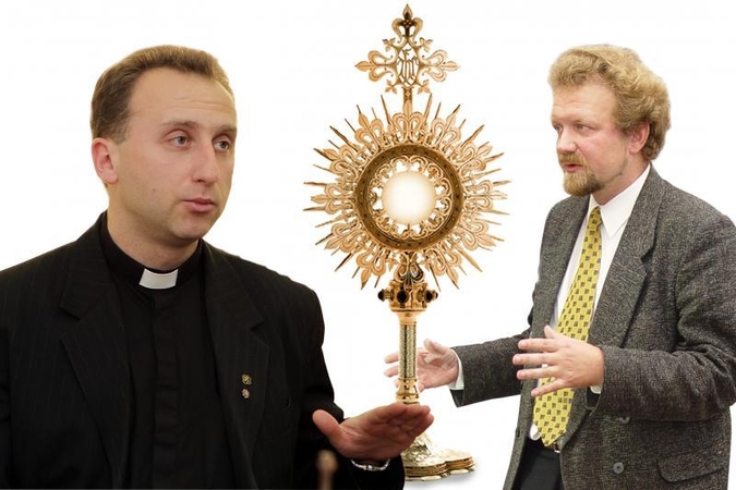 Dievo turtą bažnyčiose saugo tamsa     