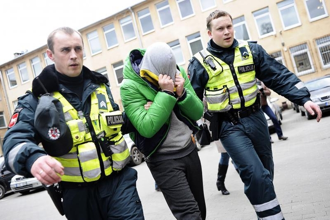 Įtariamieji padegėjai ir aukos – bendramoksliai