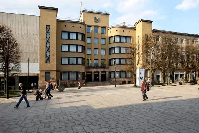 Nepaisant gandų, Kauno centrinio pašto rūmų neparduoda