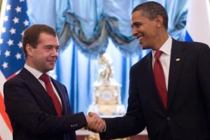 Simboliška: nežinia, ar taip buvo suplanuota, bet D.Medvedevas ir B.Obama susitiko vilkėdami tokius pat kostiumus ir ryšėdami vienodus kaklaraiščius.