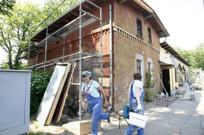 Girulių stotis suspindo naujai