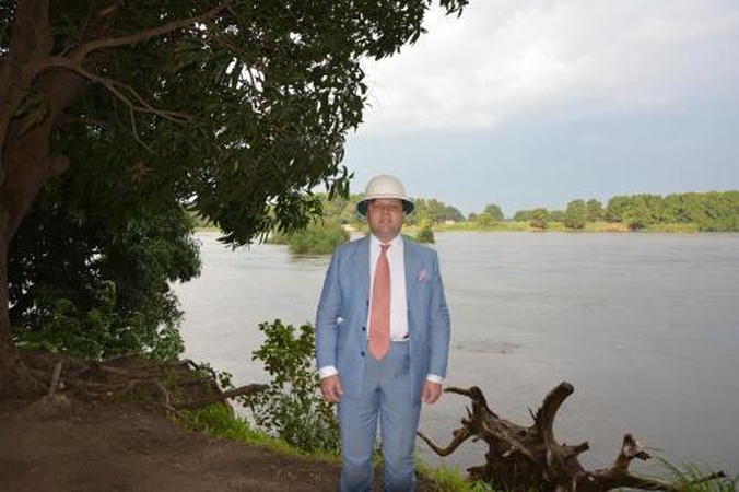 Vietoj posėdžių            salės – Afrika