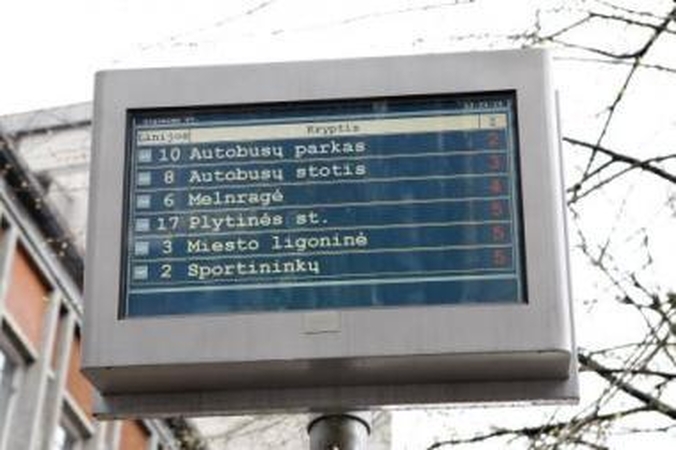 Nuomonė: klaipėdiečius klaidina cilindruose ir švieslentėse pateikti skirtingi autobusų važiavimo grafikai.