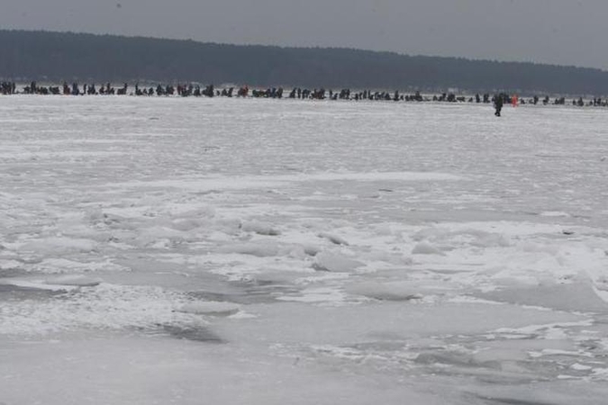 Neringos savivaldybė įspėja: marių ledas žvejams nebesaugus