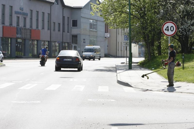 Dėmesio vairuotojams: Liepų gatvėje ribojamas greitis