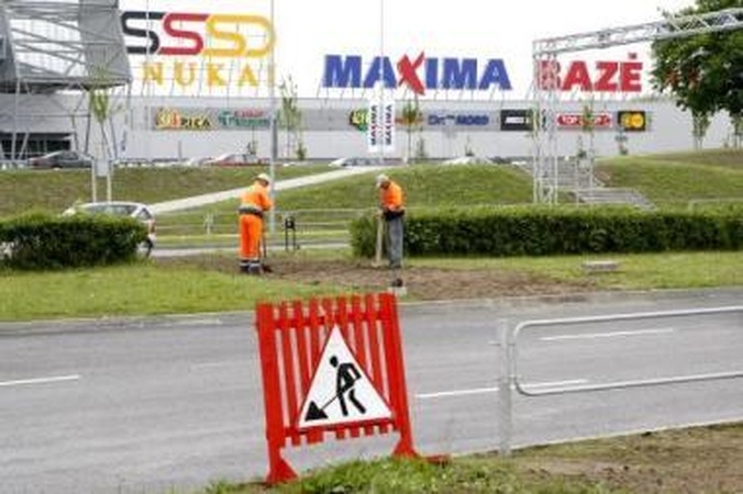 Išnyko: prieš žiedą buvusi perėja panaikinta, nes buvo nesaugi. Vakar darbininkai išardė takelį.