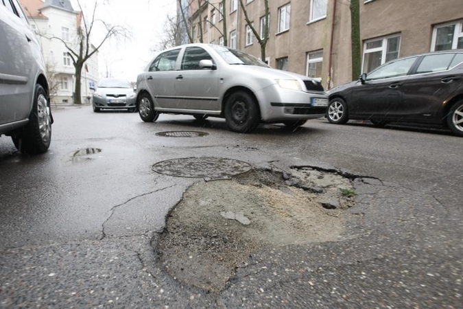 Uostamiesčio valdininkai gatvėse skaičiuos duobes