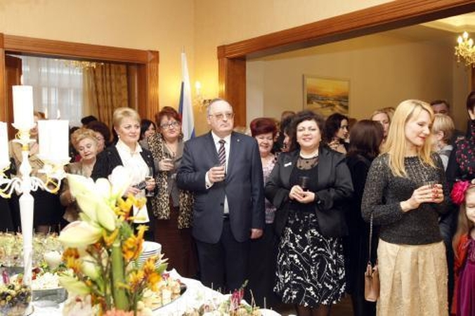 Rusijos konsulate – šventė moterims
