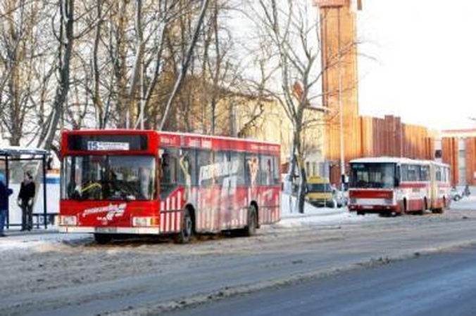 Šaltis koregavo ir autobusų grafikus