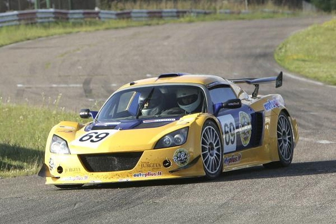 Naujokai: tikimasi, kad "Lotus 116" sėkmingai įveiks 1000 km trasą.