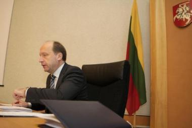 Premjerui gėda dėl savo kanclerio