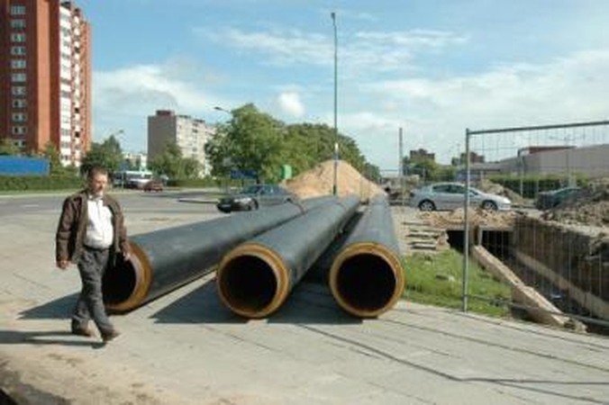 Ateitis: dalis klaipėdiečių karšto vandens savaitę neturės ir vėliau, nes vasarą naujais vamzdžiais bus keičiami keli kilometrai šilumos trasų.