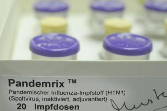 Vakcina: Prancūzijoje žmonės pildo specialius dokumentus, kad būtų paskiepyti nuo A(H1N1) tipo gripo. Taip pat skiepijami Japonijos, Vokietijos, JAV ir kitų šalių gyventojai.