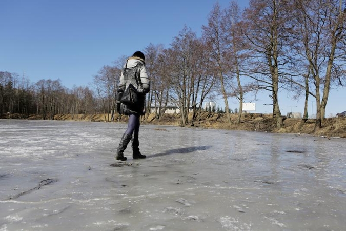 Pavojai pramogautojų    ant ledo negąsdina  