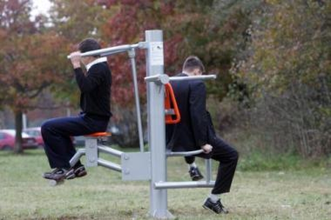 Lauko treniruokliai suburia sportui ir pokalbiams