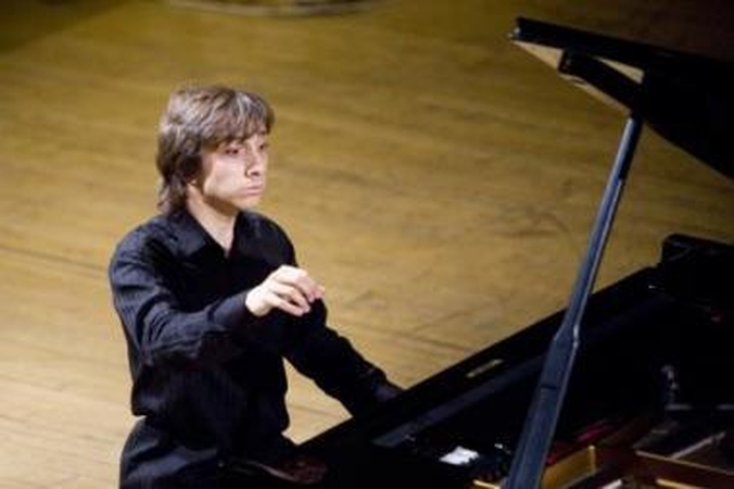Sensacingasis pianistas M.Kultyševas sugrįžta