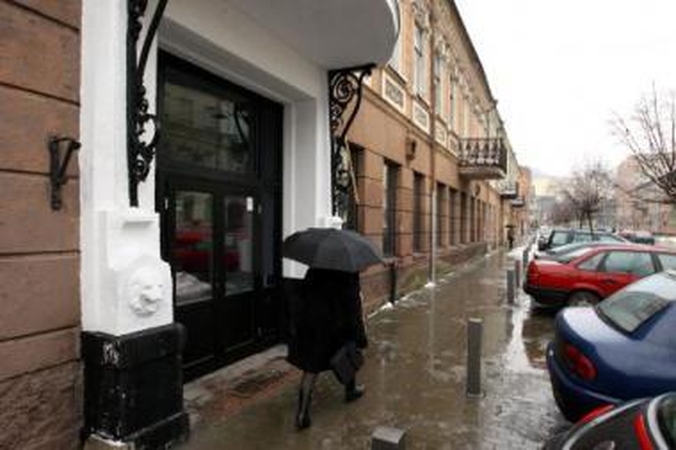 "Versalį" šildys baldų parduotuvė