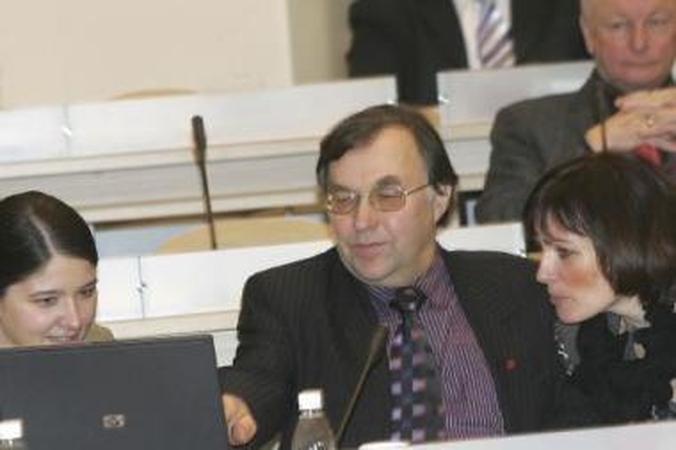 Popierius mielesnis už monitorių