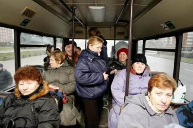 Valdžia leido plėšti keleivius