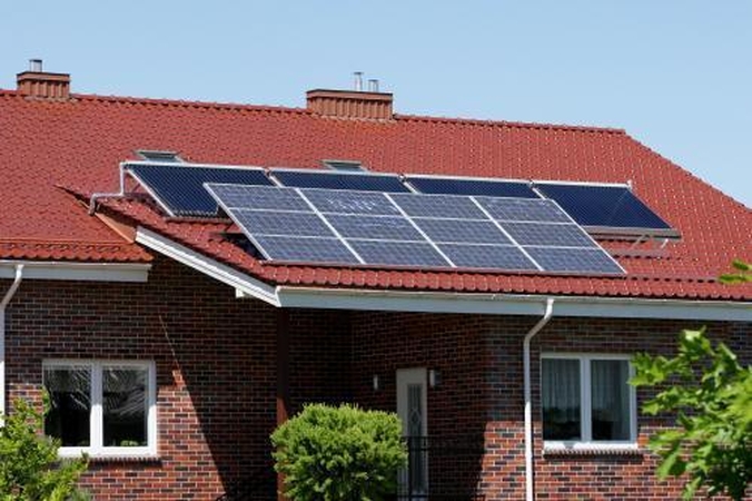 Saulės elektrinėms saulė jau leidžiasi