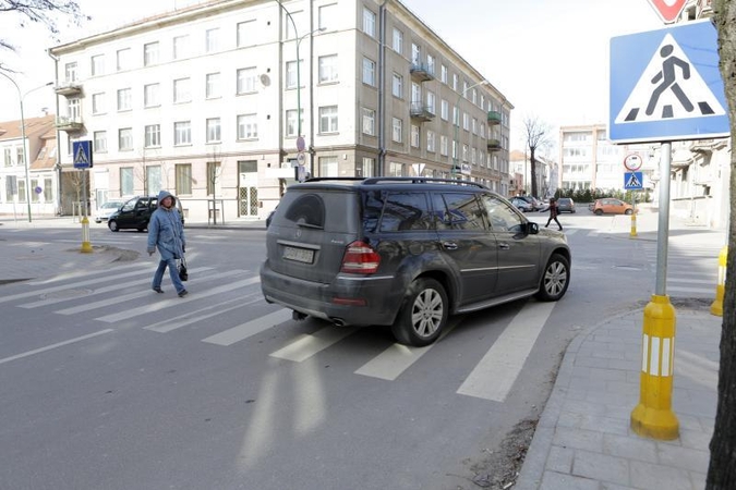 Klaipėdos         gatvėse   išskus pėsčiųjų perėjas