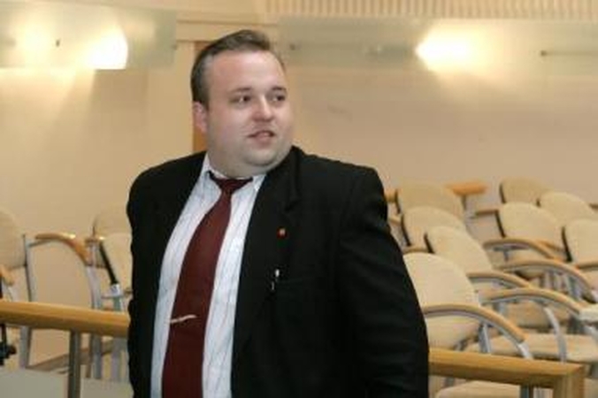 Karjera: pusmetį savivaldybės tarnautojus gąsdinusi reorganizacija nepakenkė D.Ratkeliui.