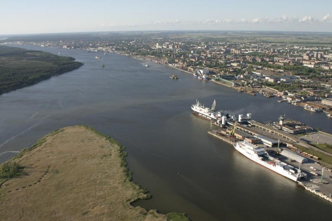 Suskystintų gamtinių dujų terminalo užmojai skandina Klaipėdos uostą