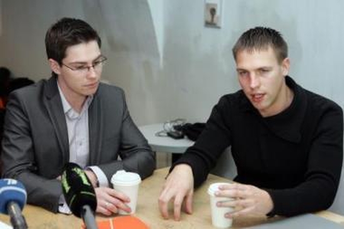Idėja: projekto autoriai A.Čepkus (kairėje) ir J.Gregorauskas tikisi, kad pavyks suvesti tuos, kuriems reikia pagalbos, ir tuos, kurie gali ją suteikti.