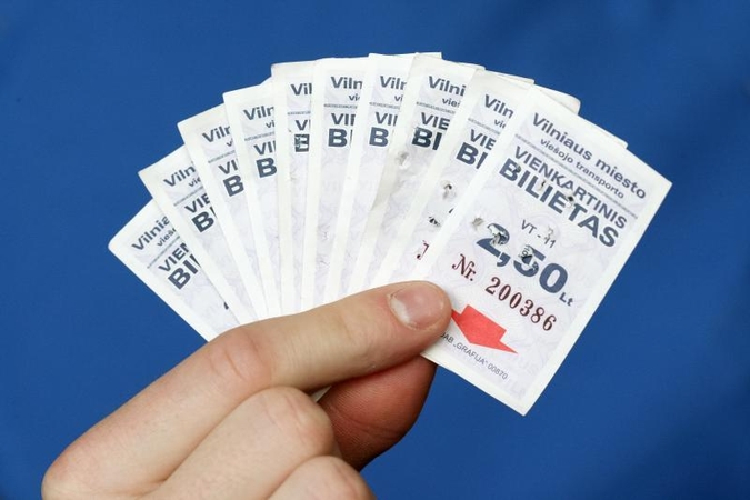 Popieriniai transporto bilietai galios tik iki metų pabaigos