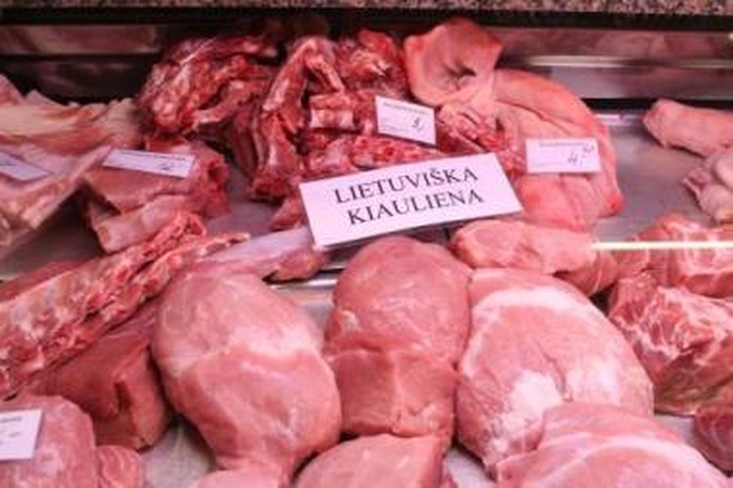 Neaišku: nors turgaus prekeiviai tikina, kad jų parduodama kiauliena yra lietuviška, mėsos perdirbėjai tuo abejoja.