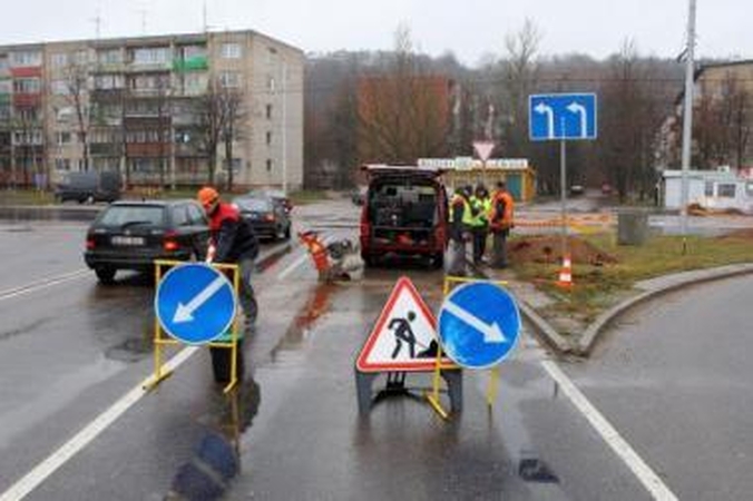 Šviesoforo statytojai kovoja su laiku
