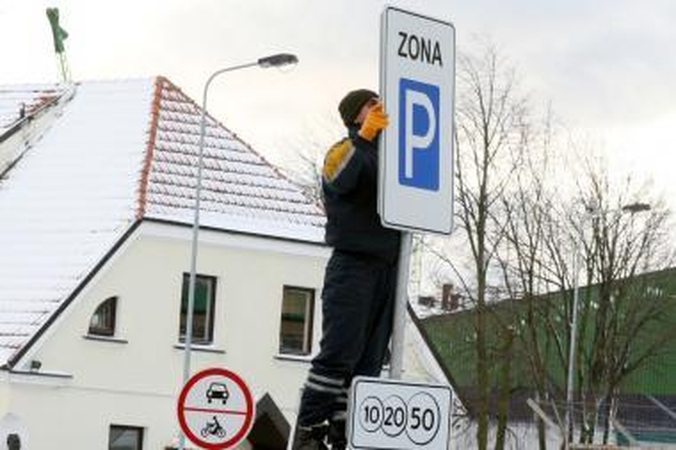 Mokamas stovėjimas paženklintas