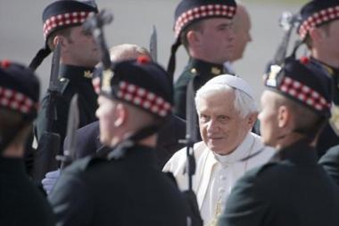 Istorija: Benedikto XVI vizitas Jungtinėje Karalystėje yra pirmas popiežiaus apsilankymas šioje Katalikų bažnyčiai abejingoje šalyje nuo 1982 m.