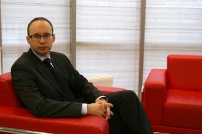 Našta: jeigu Lietuvai būtų pavykę palūkanas sumažinti bent jau 0,5 procentinio punkto, per dešimtmetį kreditoriams tektų sumokėti 100 mln. JAV dolerių mažiau.