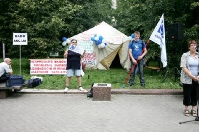 Spaudimas: profesinių sąjungų atstovai badaus tol, kol Vyriausybė įvykdys pažadus.