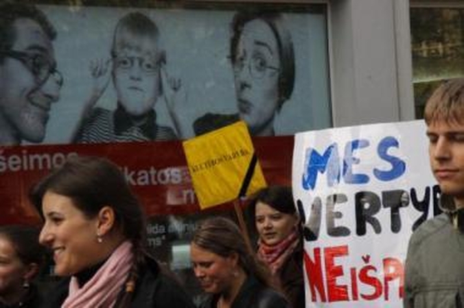 Piketavo: keli šimtai VU Kauno humanitarinio fakulteto studentų išėjo į gatves protestuodami prieš galimą fakulteto reorganizavimą.