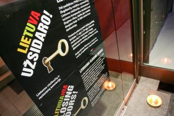 Perspektyva: ekonomistų manymu, desperatiški Vyriausybės veiksmai šalį stumia į bankrotą.