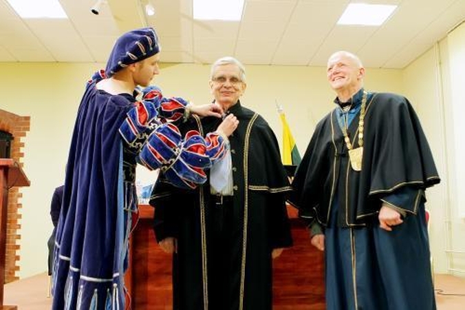 Intelektualams – universiteto pripažinimas
