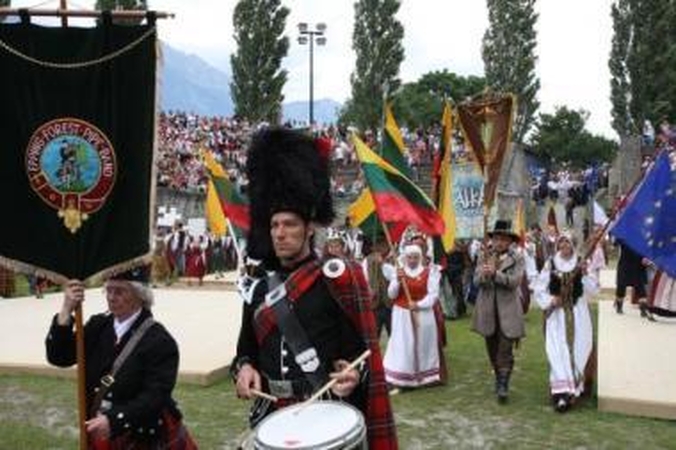 Pasiuntiniai: nedideliame Šveicarijos pasienio miestelyje Martinji pernai vykusioje "Europiadoje" Klaipėdai atstovavo du kolektyvai – "Alka" ir "Alkiukai".