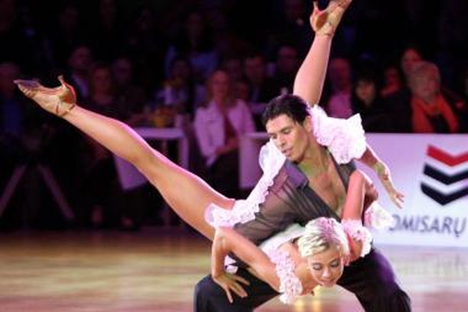 Duetas: Lietuvos šokėjų J.Kučinsko ir J.Romankovos programos išsiskiria meistriška choreografija.