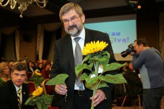 Laimėjo: G.Babravičius Liberalų ir centro sąjungos pirmininko rinkimuose surinko kiek daugiau nei pusę partijos suvažiavimo delegatų balsų.