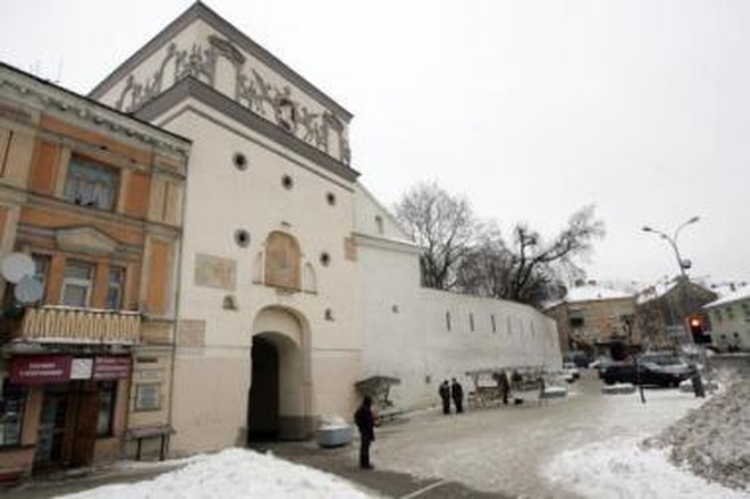 Atsilaikė: vieninteliai iki šių dienų išliko Medininkų (Aušros) vartai.
