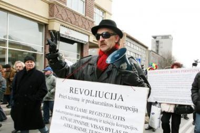 Mitingui ruošiasi ir J.Burba, ir policija