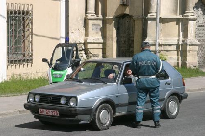 Kyšiais susigundo vis mažiau pareigūnų