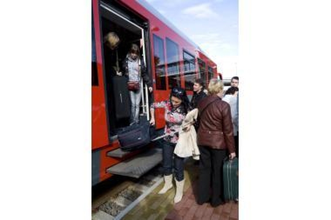 Traukinys ir peikiamas, ir giriamas