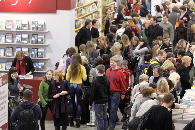 Knygų    mugė    ir    vėl    stebino   