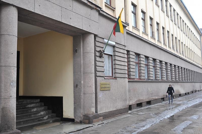 Meno pedagogų įtarimai: mokyklų pastatus parduos?