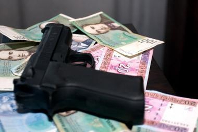 Redakcijos žvilgsnis: sąmokslo teorijos gimsta viena po kitos