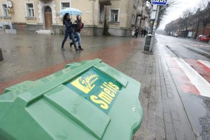 Ruošiamasi: kol kas dėžės su žvyro ir druskos mišiniu padėtos centrinėje miesto dalyje.